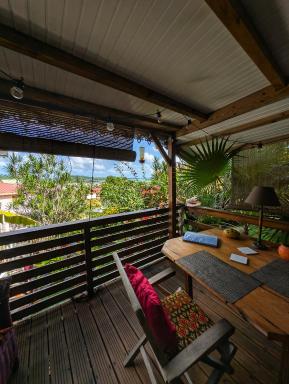 Studio Bwa Banbou dans Villa Fleurs des Iles - Housity