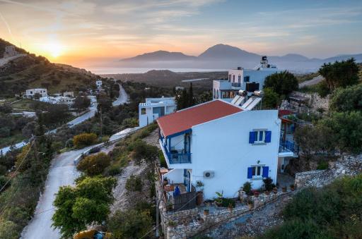 Plaka Apartments - Housity