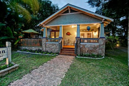 Anchor Inn NSB Bed and Breakfast - Housity