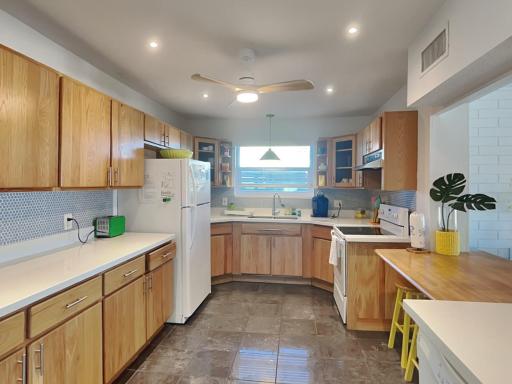 Sunshine House - Housity