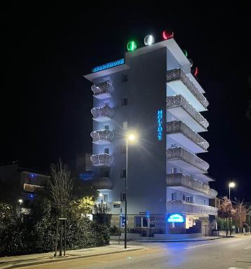 Aparthotel Holiday - Housity