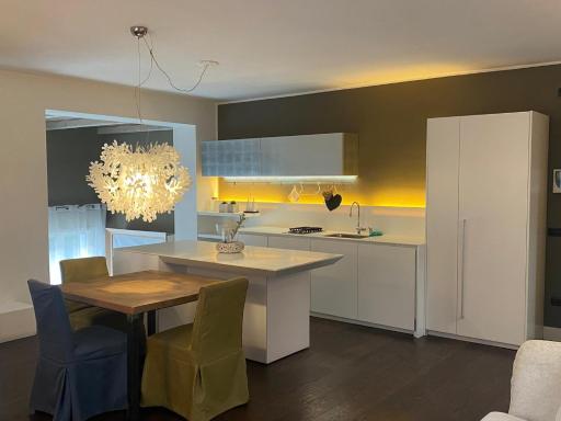 Historic Center Luxury Rent - Free WiFi - Near Railway Station - Casa Alcide De Gasperi - Housity