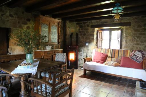 Apartamentos Rurales La Casa Vieja De Silió - Housity