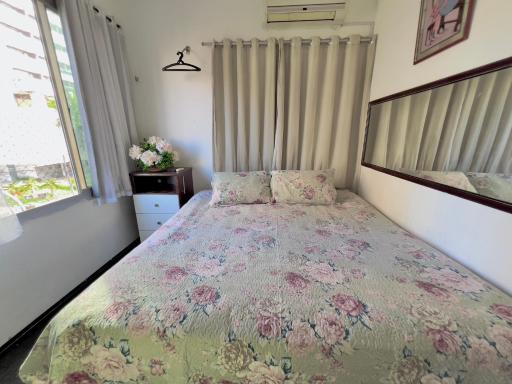 Paradise Spot - Quarto e Banheiro privativos em apartamento compartilhado - Housity
