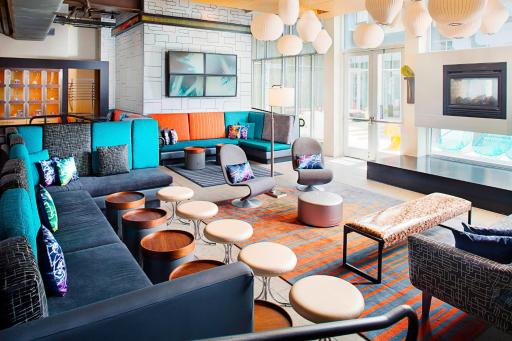 Aloft Philadelphia Airport - Hizvo