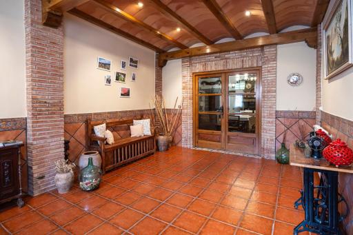 Casa de pueblo con merendero y chimenea. - Housity