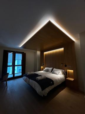 Hotel Miralrio Cacabelos - Housity