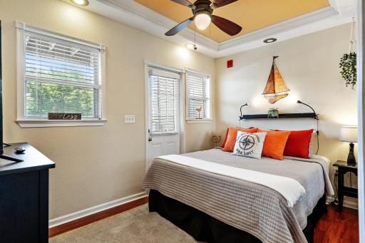 Wine-Dine-Sunshine Cozy Flat in The Heart of DTSP - Housity