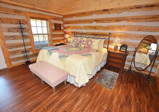 Honeymoon Hideaway - Housity