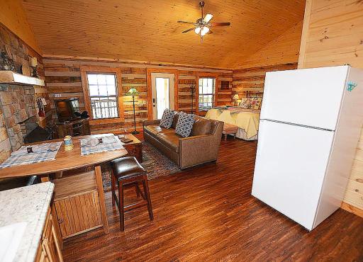 Honeymoon Hideaway - Housity