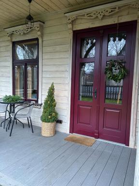 Sisters Beach Apartments - Housity