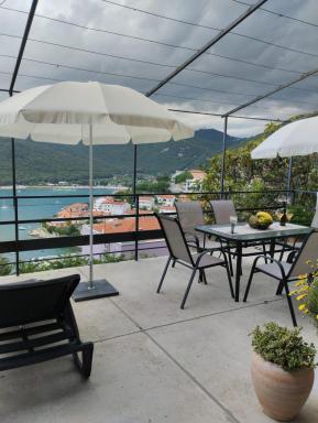 Apartment Bruna with terrace and spectacular sea view - Housity