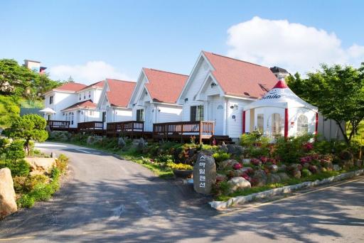 Hapcheonho View Smile Pension - Housity