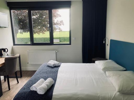Logis Hôtel & Restaurant de l'Aérodrome de la Baie de Somme - Housity