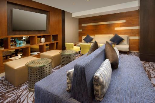Skybridge Seattle Airport Hotel - Housity