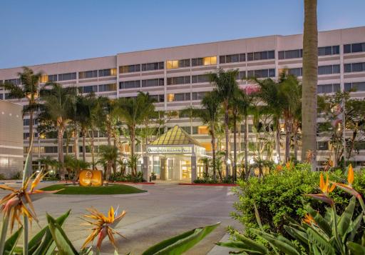 DoubleTree by Hilton LAX - El Segundo - Housity