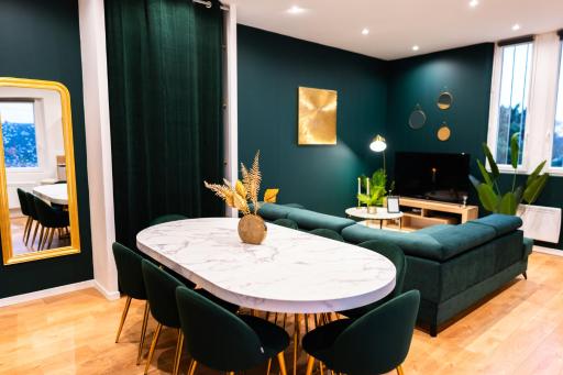 Loft spacieux de 4 chambres avec parking privé - Housity