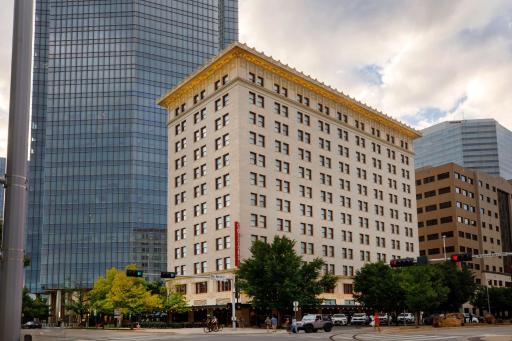 Colcord Hotel Oklahoma City, Curio Collection by Hilton - Housity