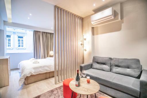#Aura Studios & Suites V9-10 - Housity