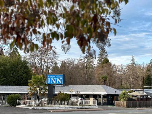 Western Village Inn-NEWLY RENOVATED - Housity