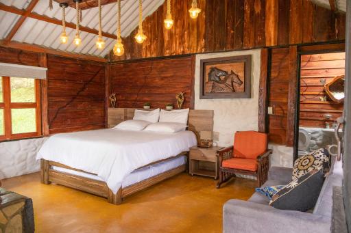 RIVERSIDE LA MASÍA ECOHOTEL - Housity