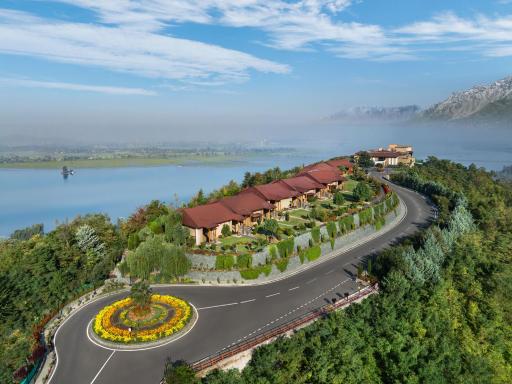 Taj Dal View Srinagar - Hizvo