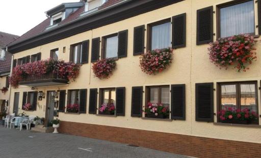 Pension Arnold Neuenburg - Housity