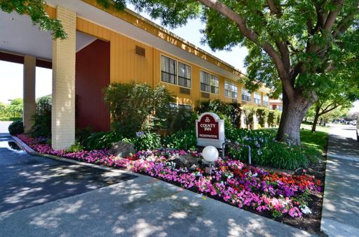 County Inn - Housity