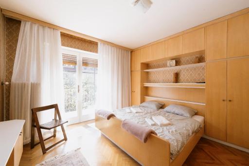 Ljubljana C17 - 5 Bedroom Private House with a Garden - Housity