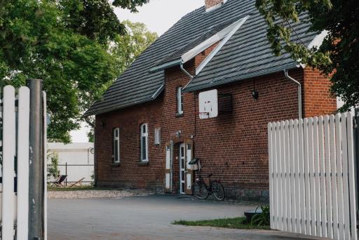 Stara Szkola - Housity