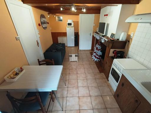 Appartement plein sud au RdC avec terrasse et parking - Housity