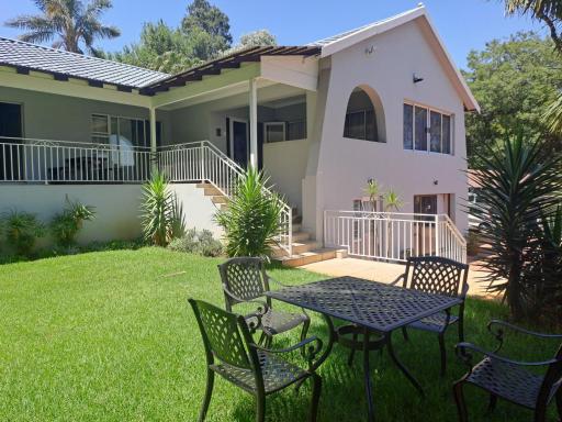8 on Acacia Guesthouse - Housity