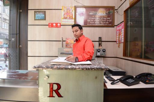 OYO Flagship 29312 Hotel Royal's - Housity