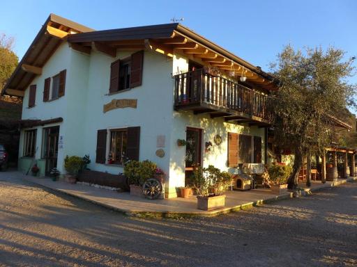 Agriturismo Scuderia Castello - Housity