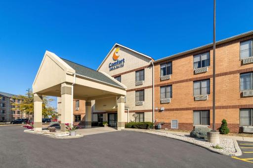Comfort Inn & Suites near Tinley Park Amphitheater - Housity