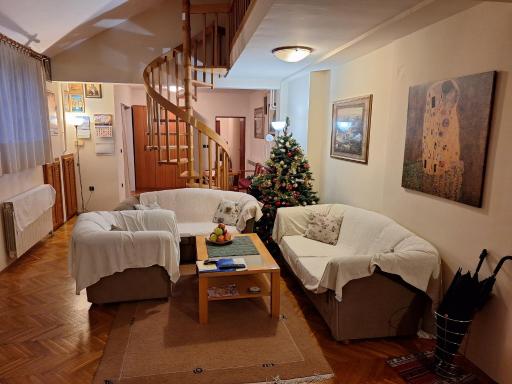NOBLES APARTMENT 4**** - Housity