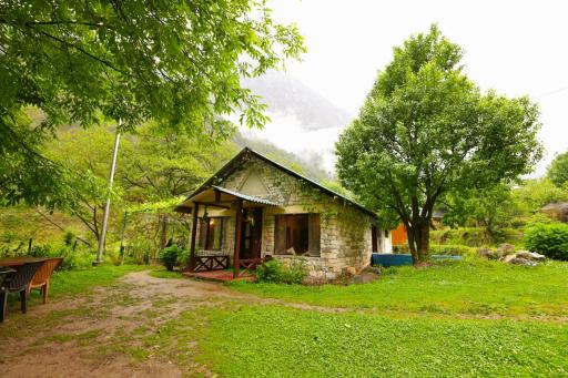 Thehraav By The River - Mudhouse Odyssey, Tirthan Valley - Housity