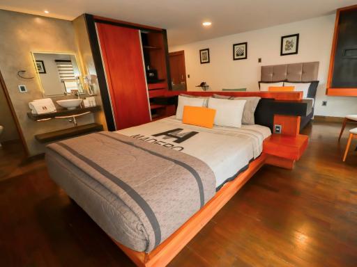 Madero Hotel & Suites - Housity