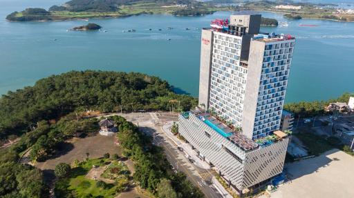 Ramada Plaza by Wyndham Dolsan Yeosu - Housity