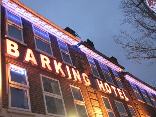 Barking Hotel - Housity