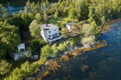 Private House & Bungalow by the sea - Housity