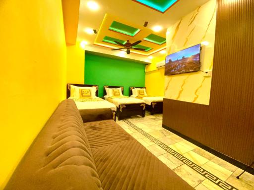 Jhelum One Hotel, Shandar Chowk - Housity