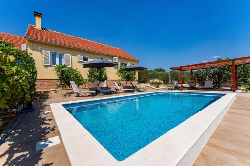 MY DALMATIA - Villa Sucic with private pool and mountain view - Housity