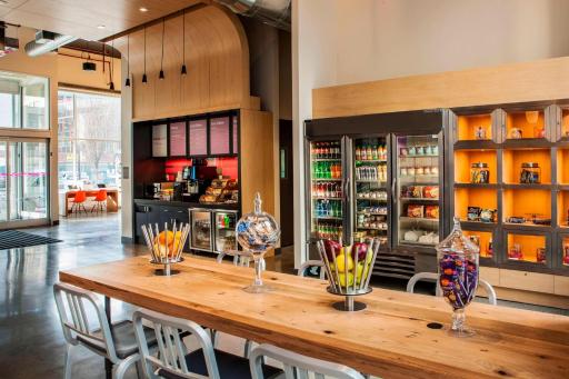 Aloft Long Island City-Manhattan View - Housity