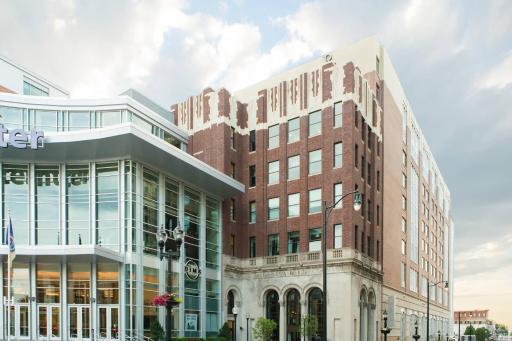 Renaissance Allentown Hotel - Housity