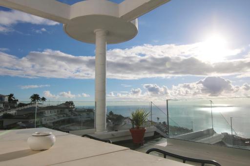 Villa Gonzalez Sea Views - Housity