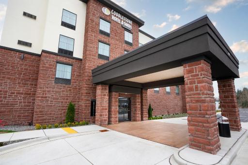 Cobblestone Hotel & Suites - Lynden - Housity