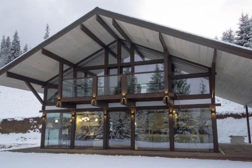 Alpine Lounge - Housity