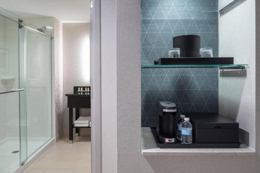 Renaissance Boston Patriot Place Hotel - Housity