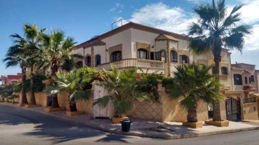 5 bedroom holiday Villa Yasmine, perfect for family holidays, near beaches - Housity